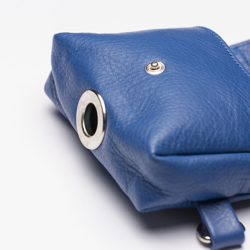 bolsito de piel azul para correa de perro 1 bolsito de piel azul para correa de perro 1