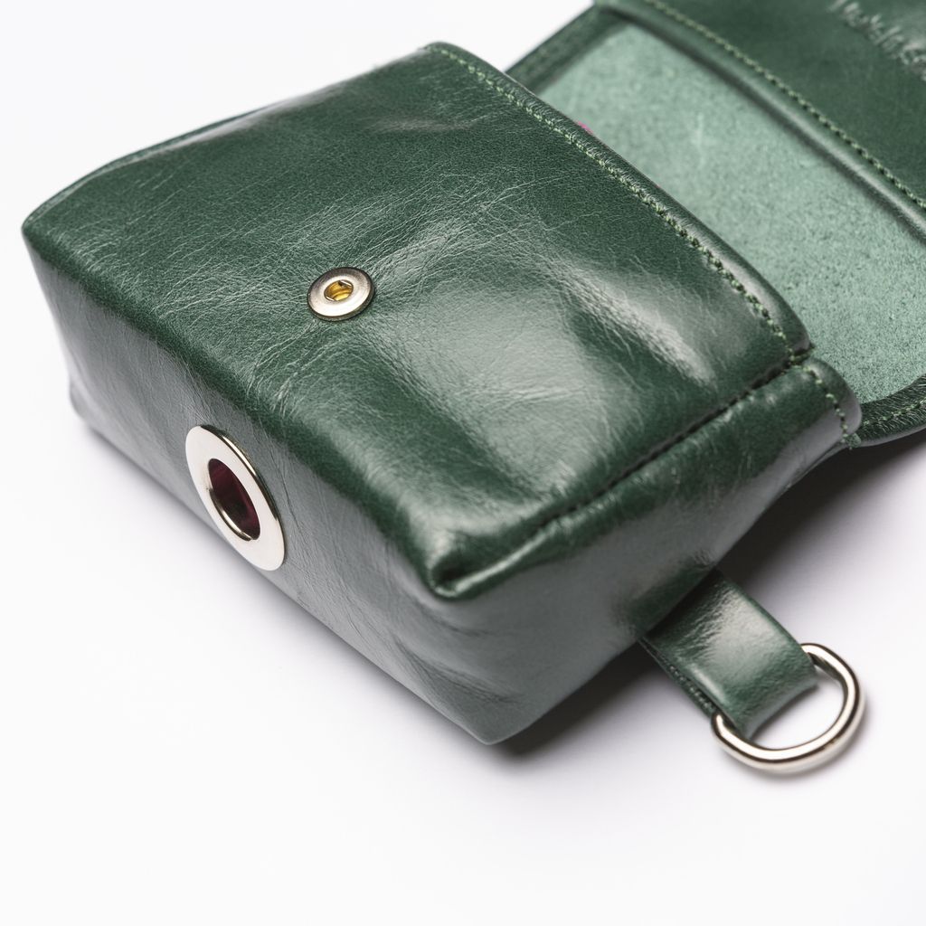 bolsito de piel verde para correa de perro 1 bolsito de piel verde para correa de perro 1