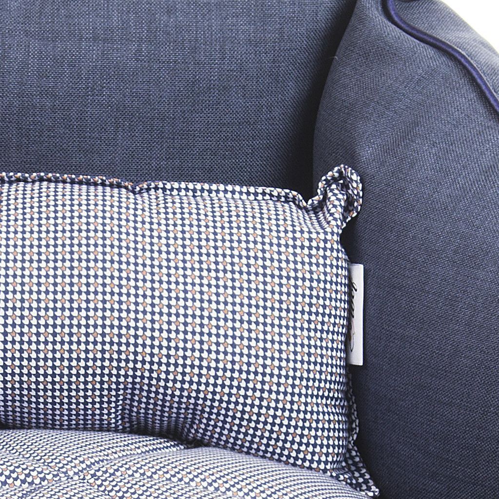 cama hexofi azul jaspeado cojin motivos geometricos detalle1 cama hexofi azul jaspeado cojin motivos geometricos detalle1