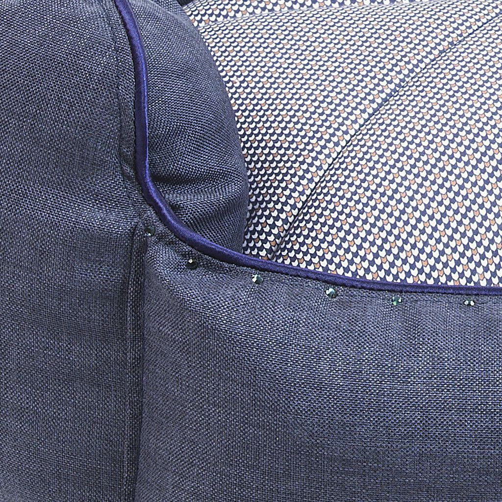 cama hexofi azul jaspeado cojin motivos geometricos detalle2 cama hexofi azul jaspeado cojin motivos geometricos detalle2