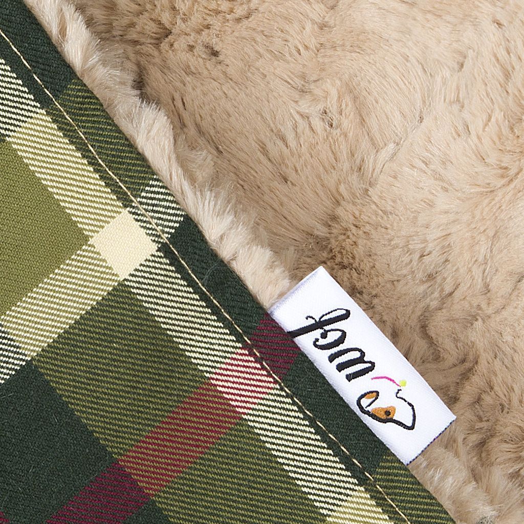 comprar manta cuadros verdes pelo corto beige detalle1 comprar manta cuadros verdes pelo corto beige detalle1