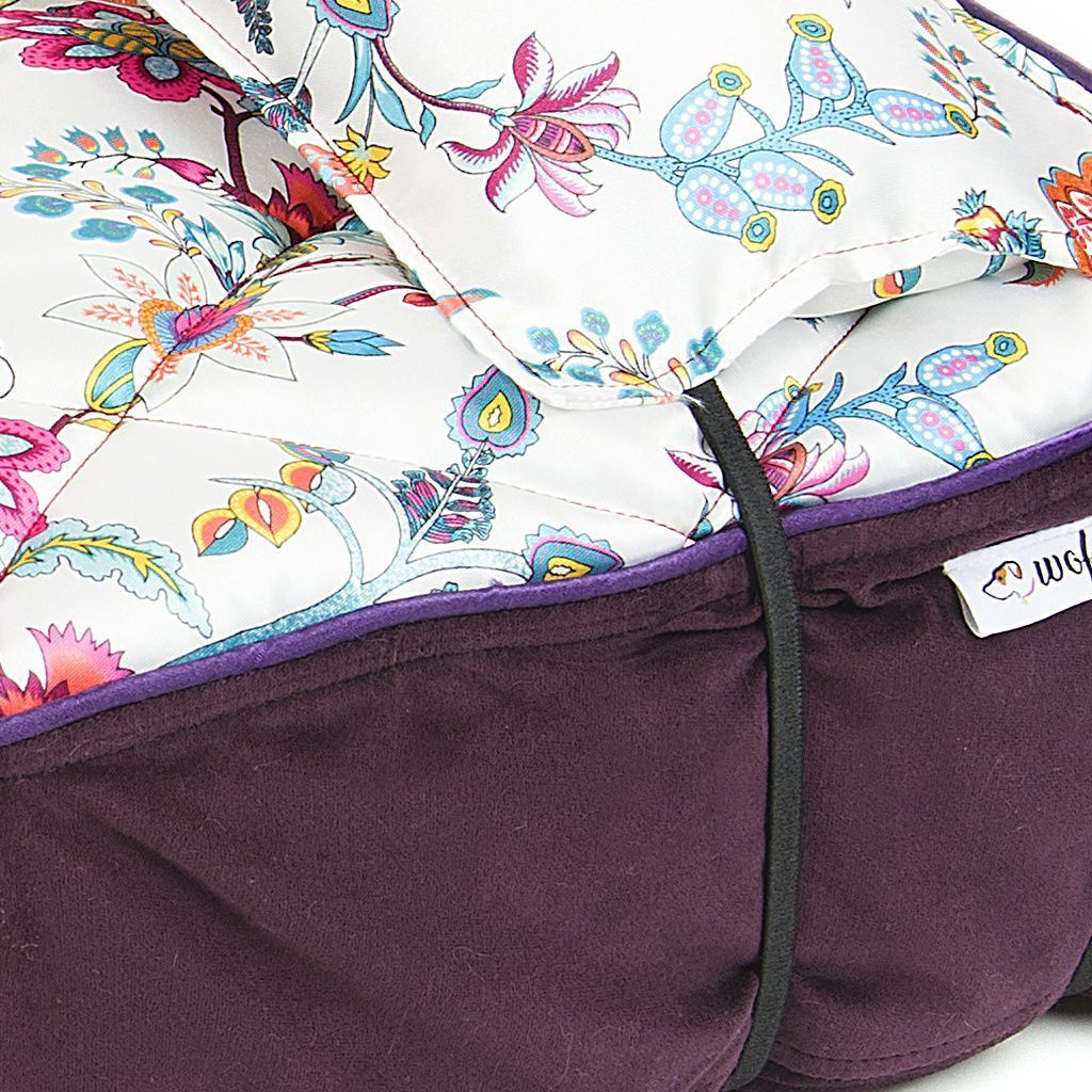 colchon morado motivos florales detalle colchon morado motivos florales detalle