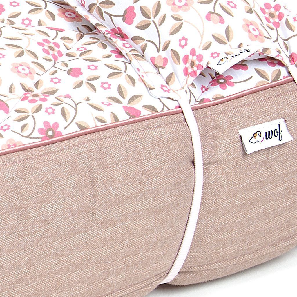 colchon rosa maquillaje motivos florales detalle colchon rosa maquillaje motivos florales detalle