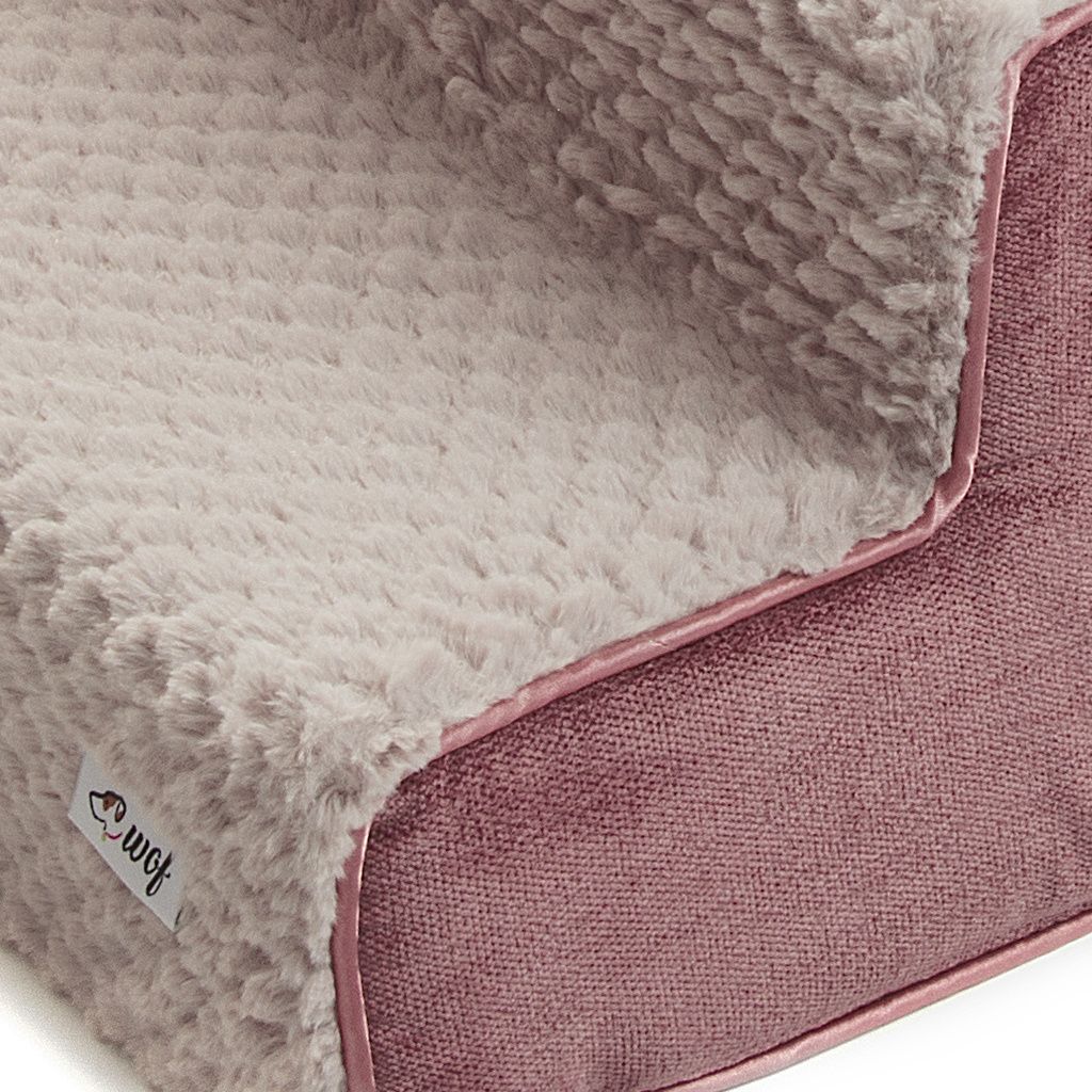 escalera para perro rosa coral con pelo detalle1 escalera para perro rosa coral con pelo detalle1