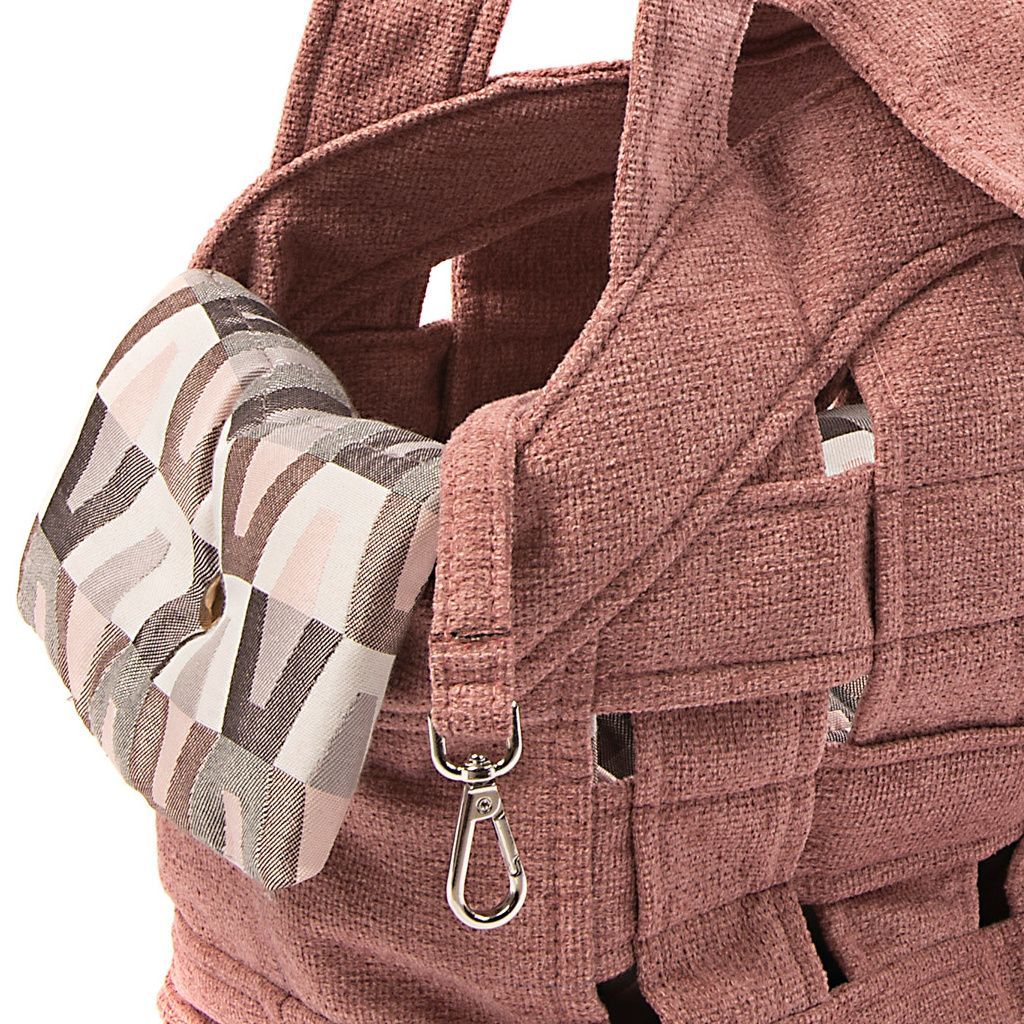 bolso rejilla rosa coral forro motivos geometricos detalle bolso rejilla rosa coral forro motivos geometricos detalle