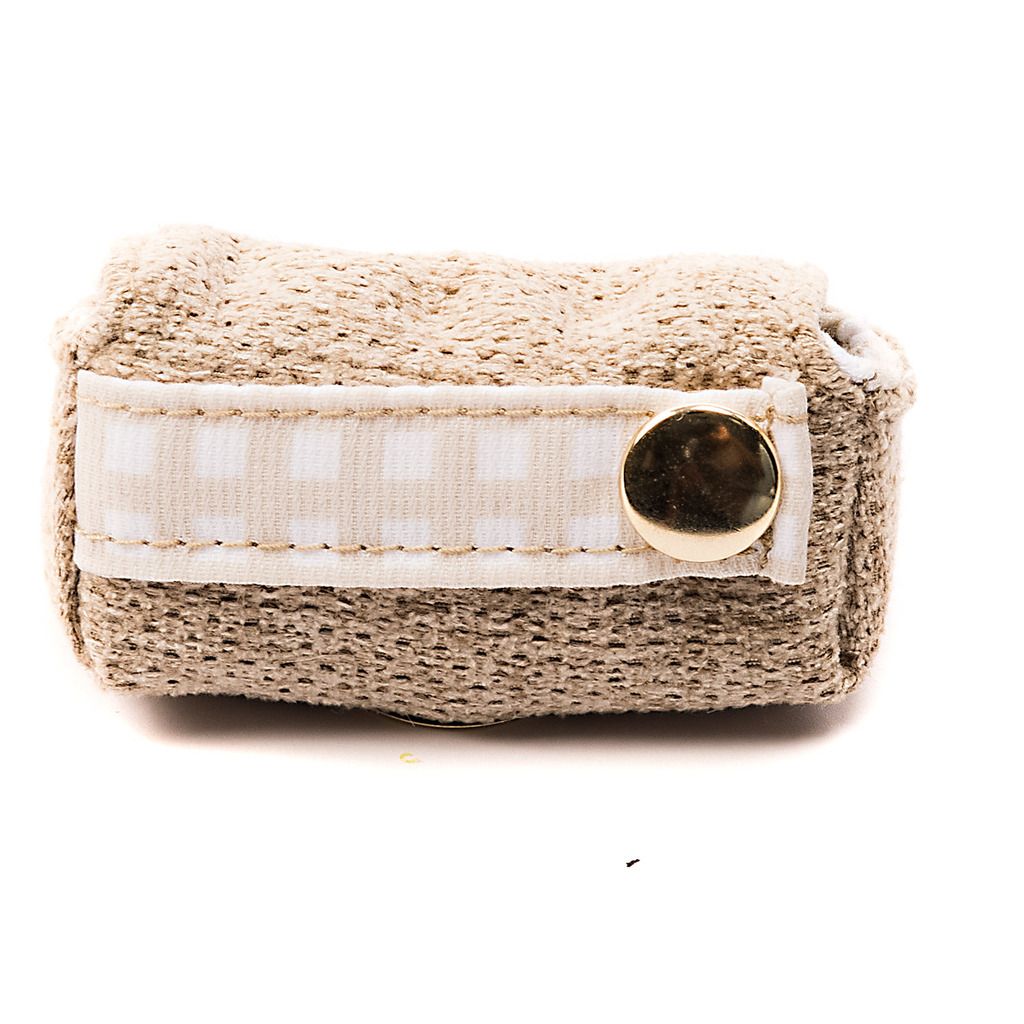 bolsito-dispensador-beige-cuadros-blancos-2-detalle
